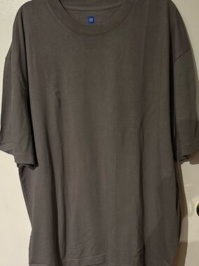 Yeezy Men's Short Sleeve Tee in Charcoal Gray